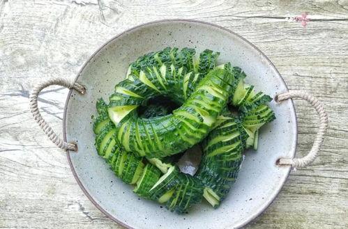 缠月吃瓜,揭秘娱乐圈的甜蜜与苦涩