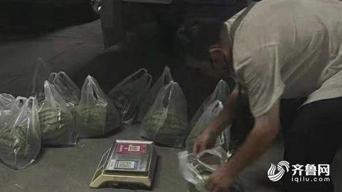 停车位吃瓜,吃瓜群众围观停车大战