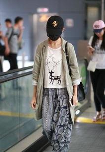 墨镜吃瓜是谁,揭秘网络红人的神秘面纱  第3张