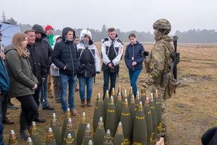 吃瓜群众训练视频,从训练视频看网络围观现象  第2张